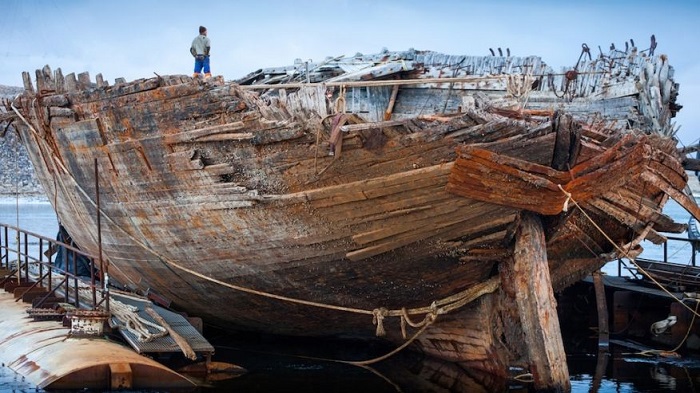 80 years later, polar explorer`s sunken ship floats again 